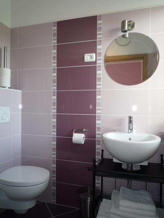 Guesthouse Pri Mihelovih Sezana Bilik gambar