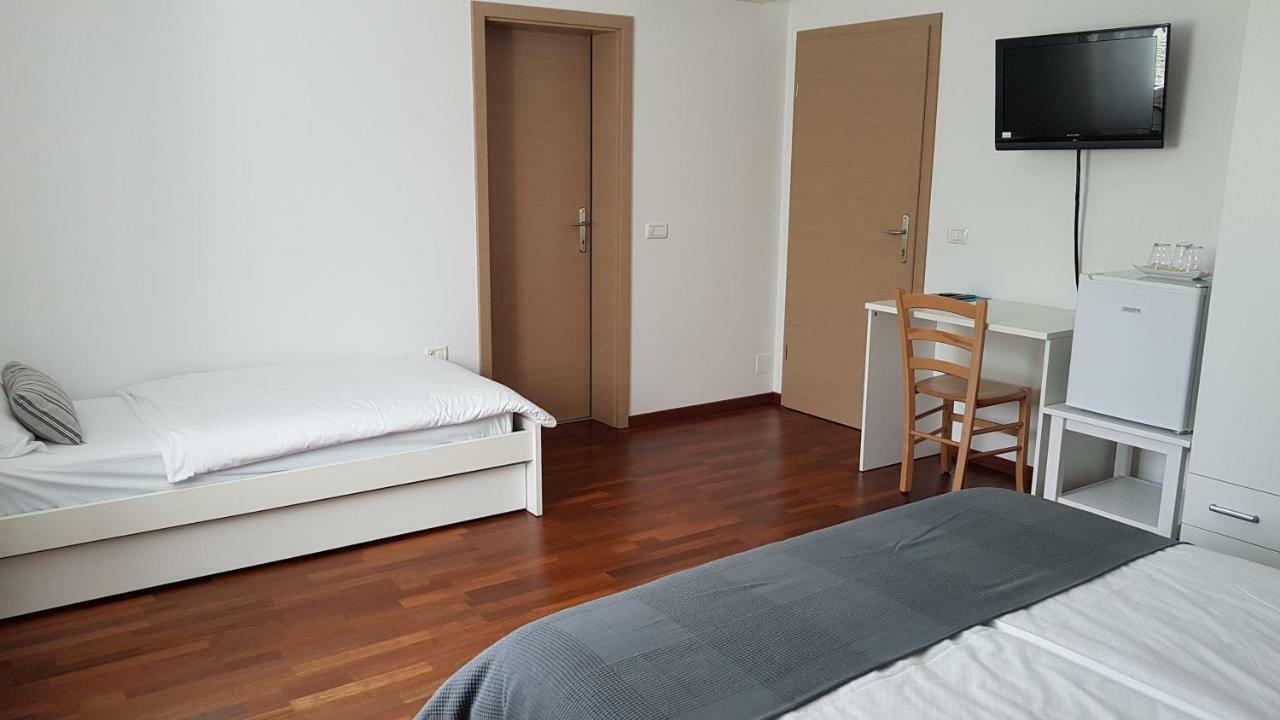 Guesthouse Pri Mihelovih Sezana Luaran gambar